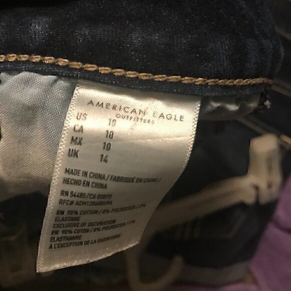 American Eagle Dark Wash Destroyed Distressed Unfinished Raw Hem Jean Shorts 10 - Picture 3 of 5